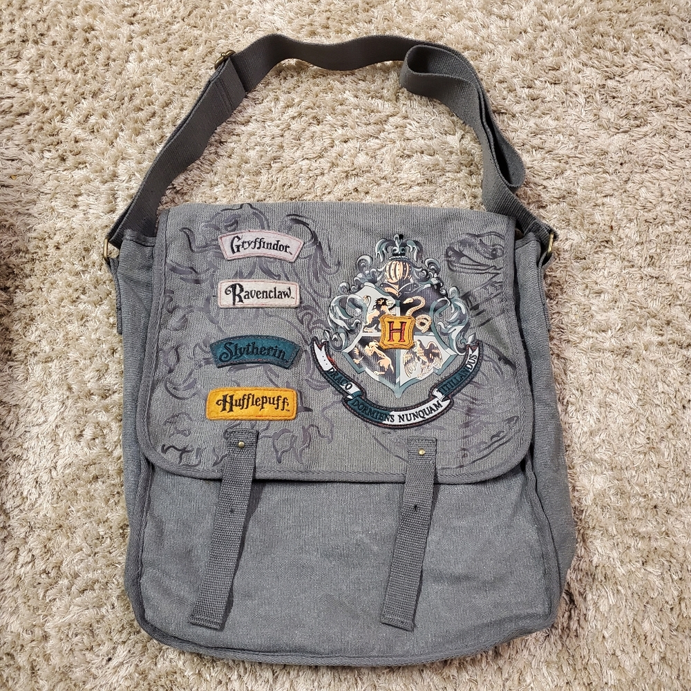 🧙🏽‍♂️ Harry Potter Hogwarts Messenger Bag